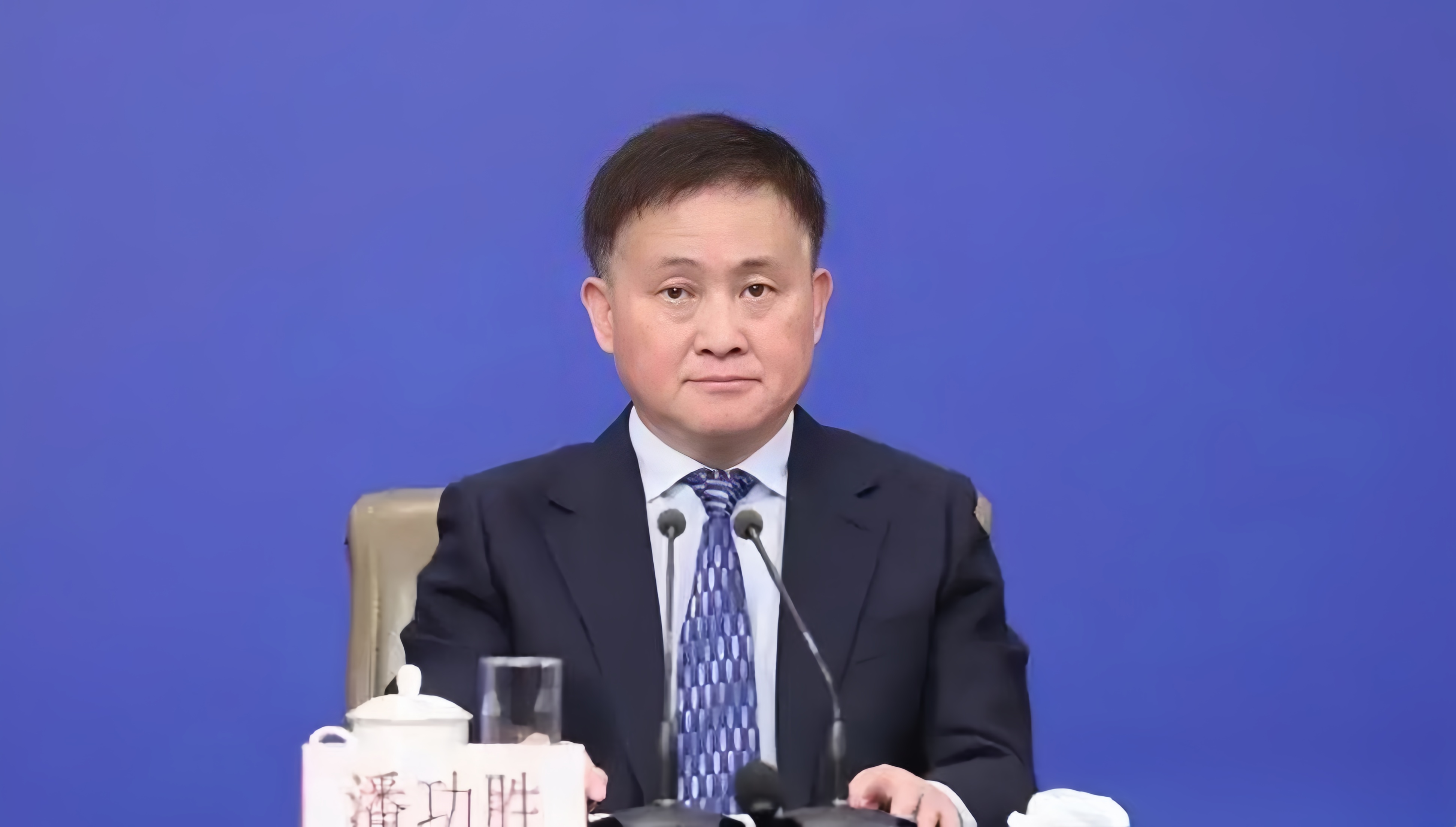 中国人民银行行长潘功胜会见澳大利亚储备银行行长米歇尔・布洛克