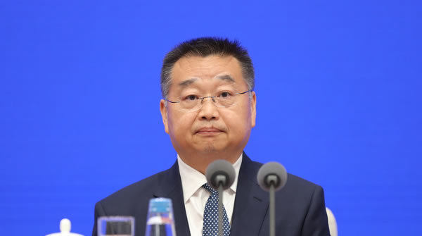 蓝佛安:持续保持“零容忍”的高压监管态势,对新增隐性债务发现一起、查处一起、问责一起