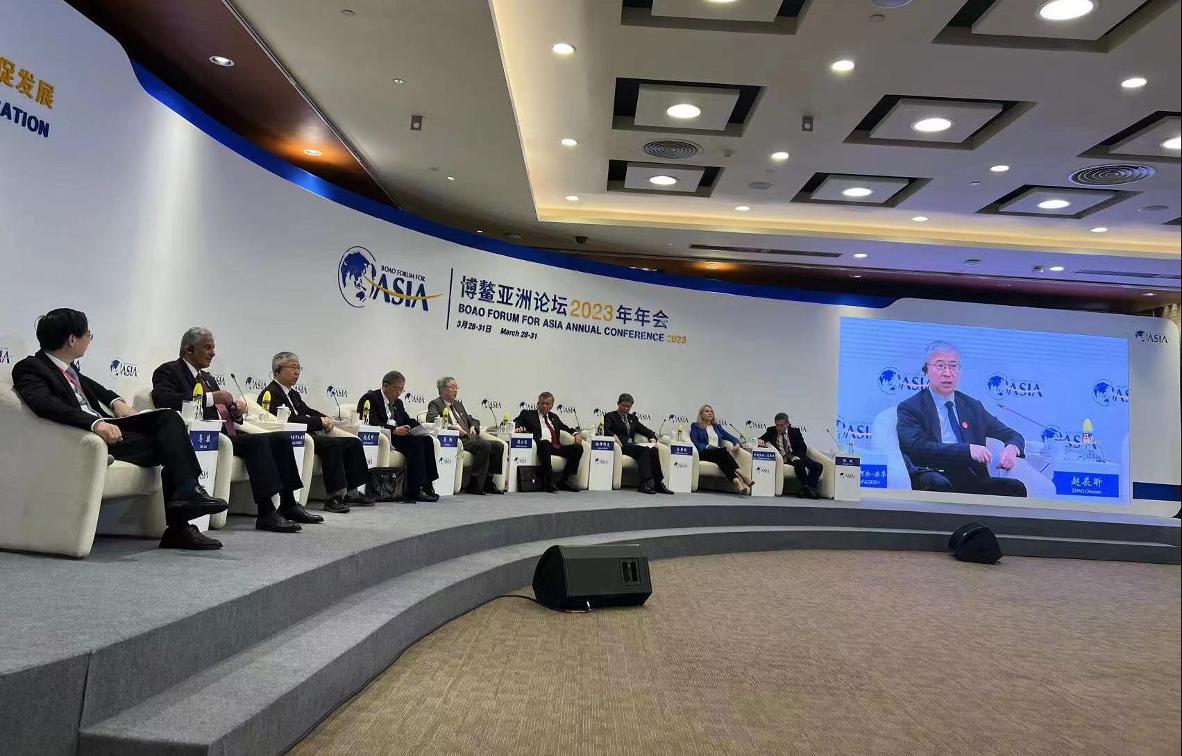 国家发改委副主任赵辰昕会见英国财政部国际金融总司长怀特