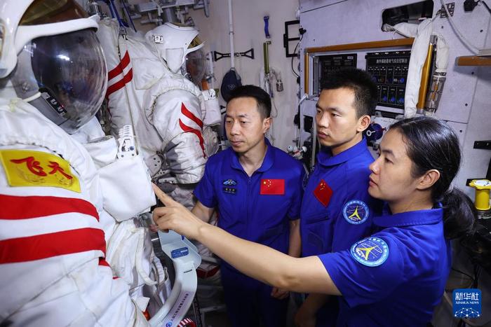 盘点2024年身边科技事，新华社连发系列观察