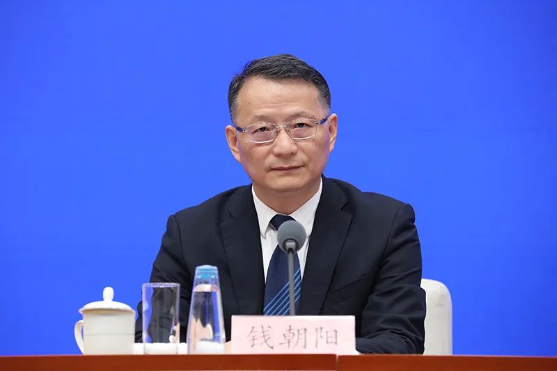 超35万亿元、5.5%……这场发布会，信息量巨大→