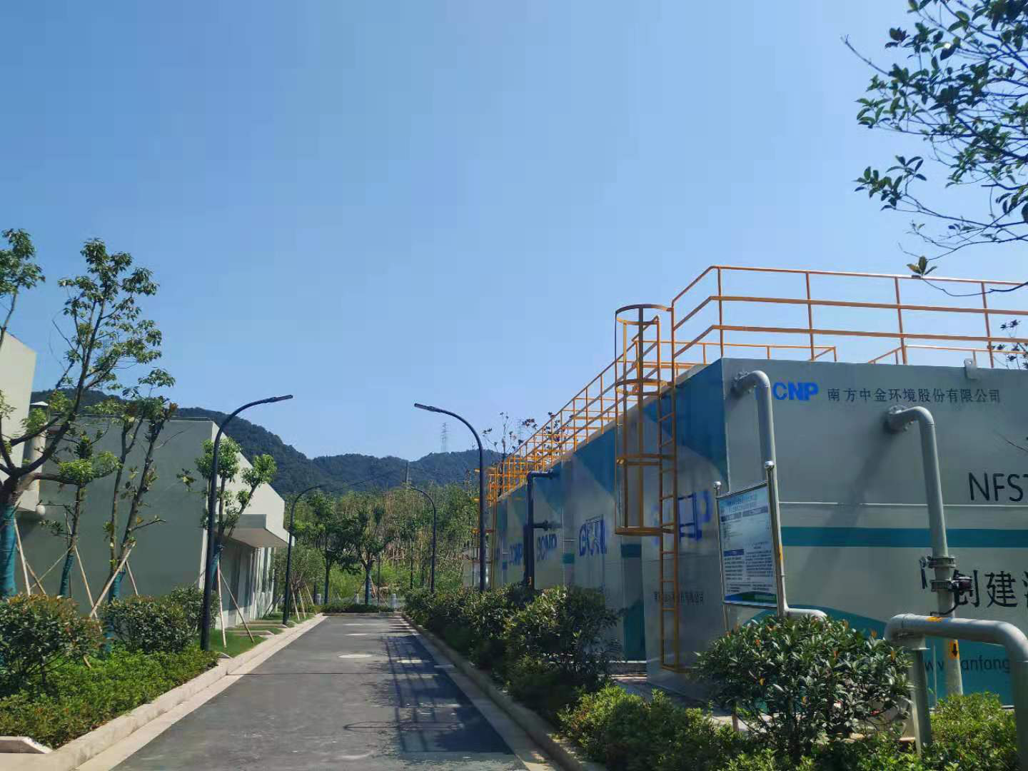 南方泵业：公司子公司智水科技在全国各区域已承接交付一体化净水厂、传统净水厂技改、管道直饮水等业务
