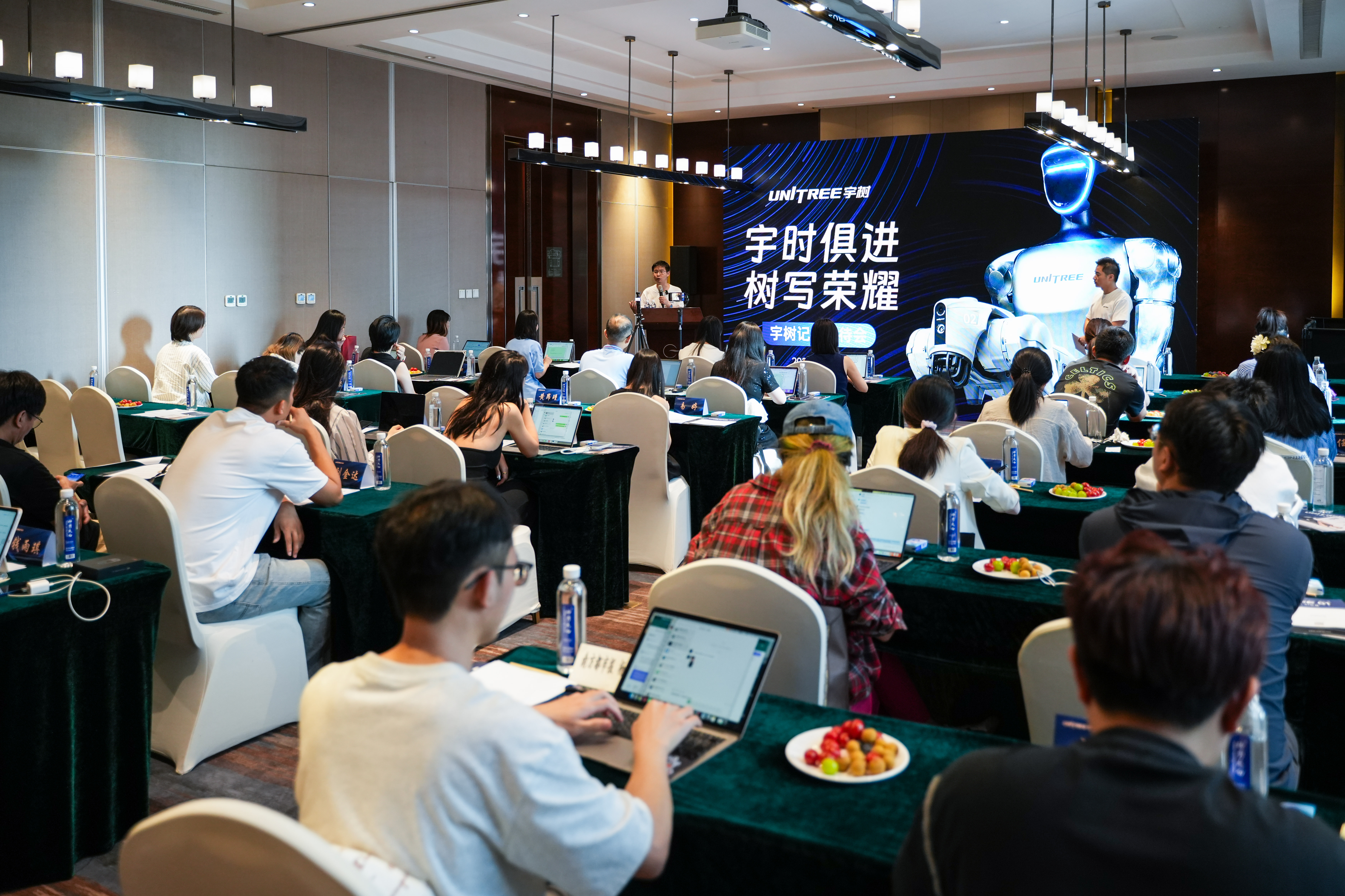 东方精工：参股公司嘉腾机器人与若愚科技在人形机器人领域技术成果
