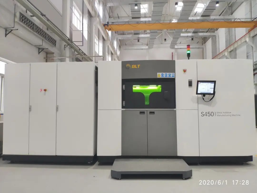 铂力特大宗交易成交10.00万股 成交额691.90万元