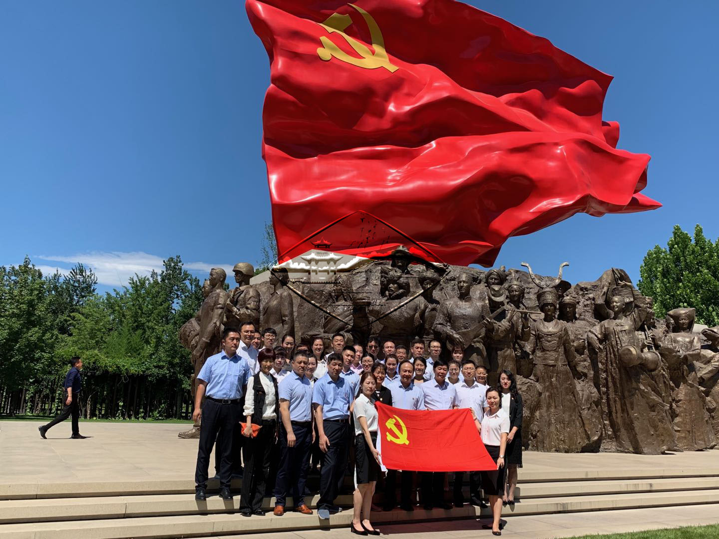 满帮货车司机云上党支部新增7个