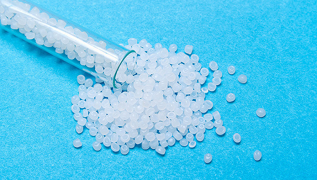 中泰化学：前三季度亏损1.79亿元