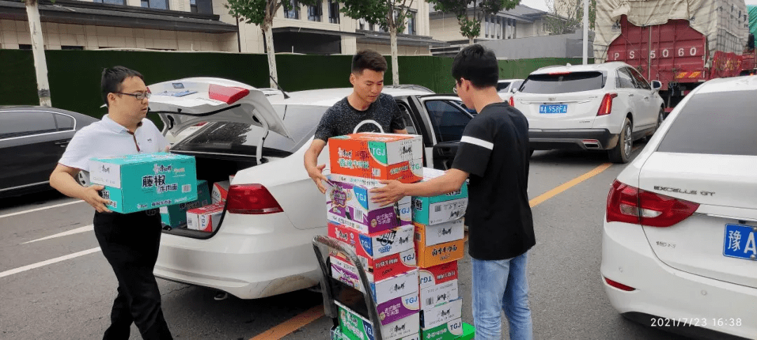 10月24日亚士创能涨停:装修装饰,长三角一体化,旧改概念热股