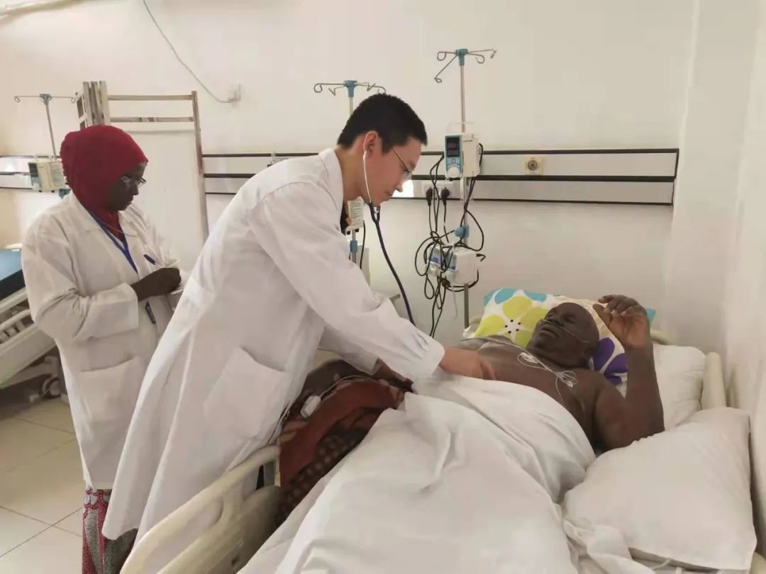 中国医生完成尼日尔首例耳科鼓室成形术