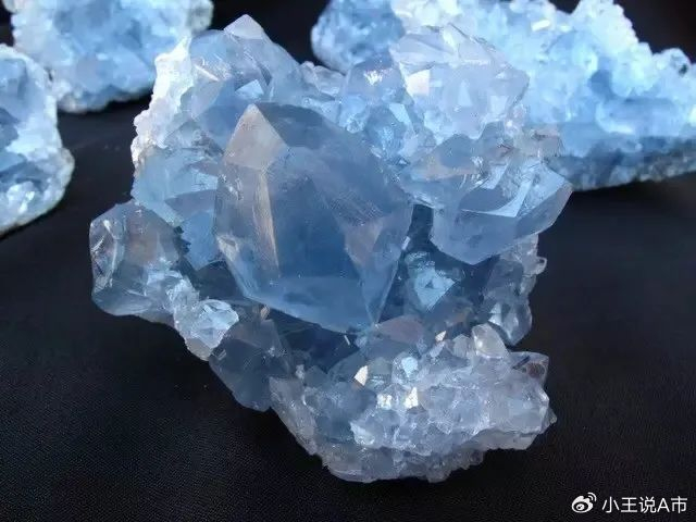 金瑞矿业：主要原材料天青石若延续涨价趋势，将对公司经营业绩产生不利影响