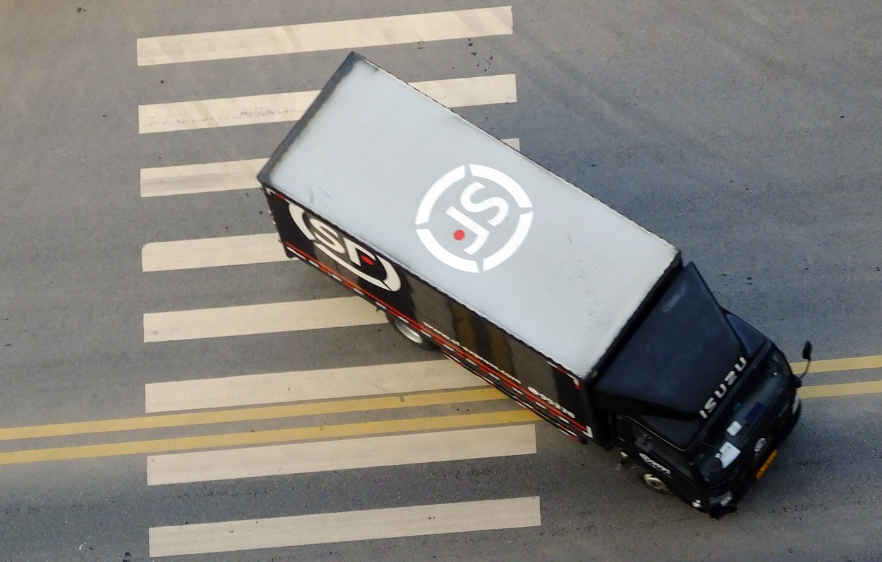 赛微电子:出售资产“扮靓”净利,收入连降两年,实控人拟套现逾11亿元