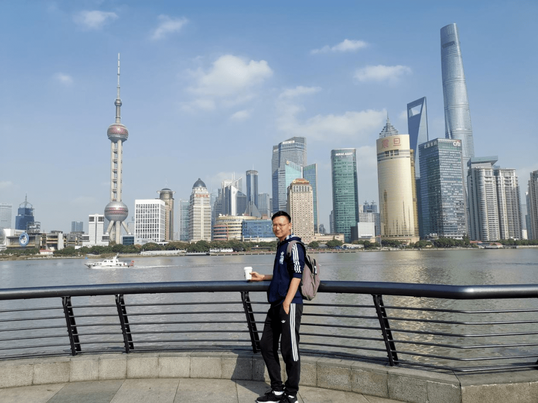 乔治白:公司目前坚持企业客户为主,零售为辅的经营方针