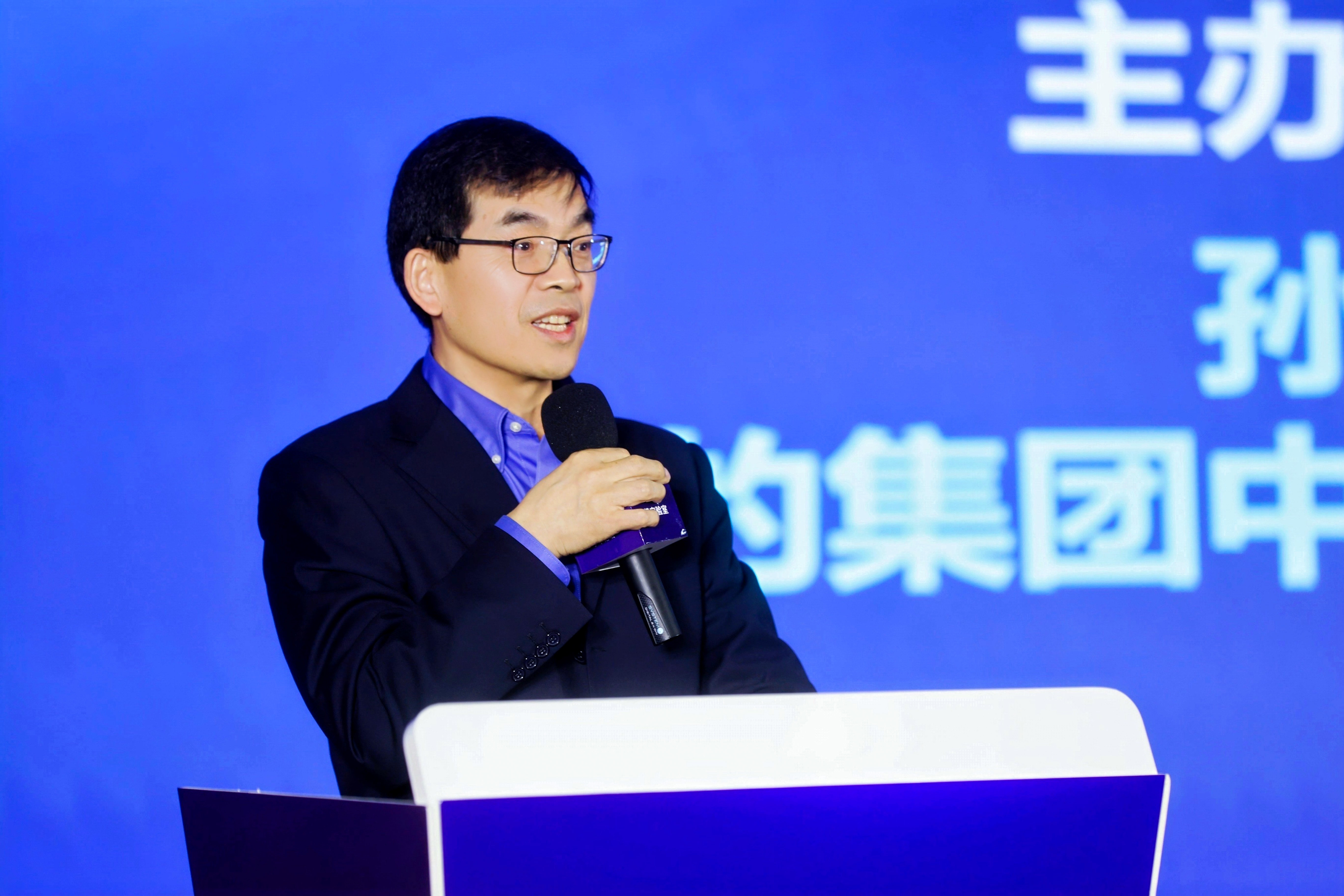 美的集团获得外观设计专利授权：“工业机器人的主体”
