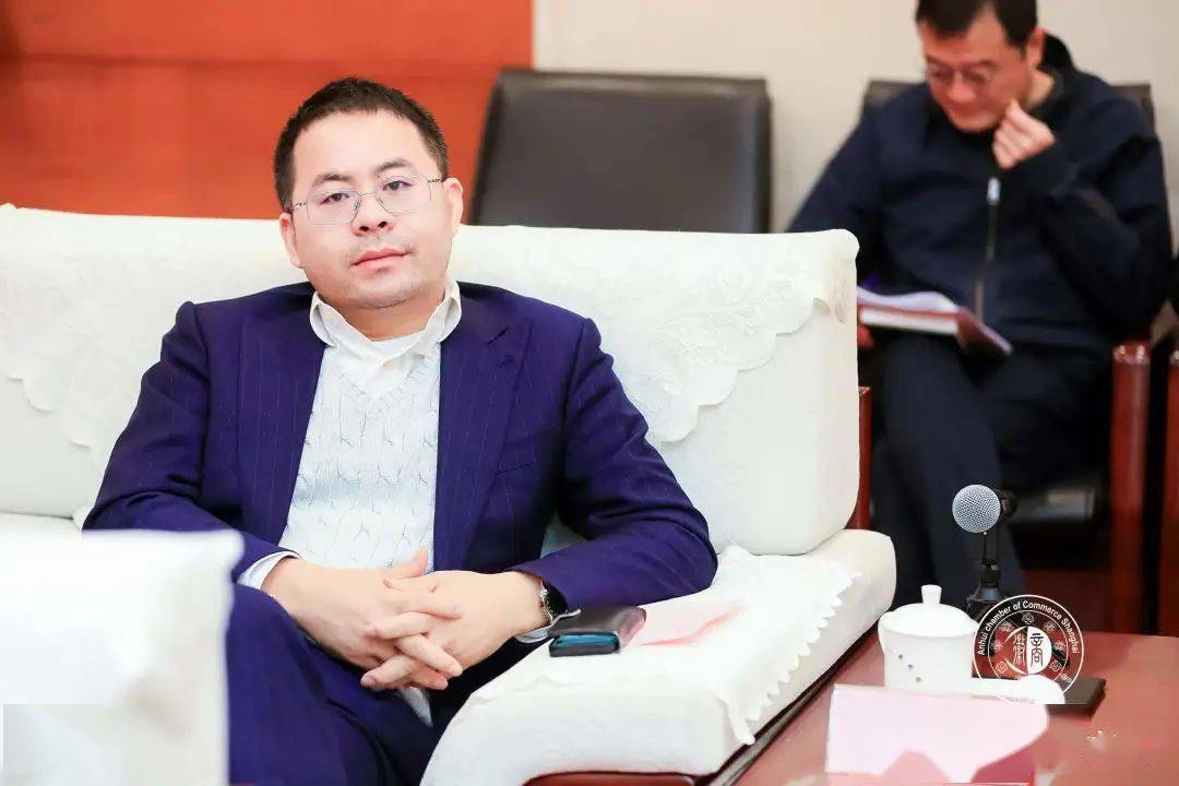 中国银行董事长葛海蛟与上海交通大学校长丁奎岭举行工作会谈
